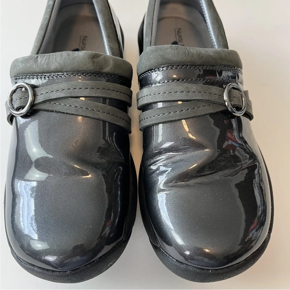 Nurse Mates Womens Nursing Shoes Dark Gray Patent Style Slip On Clog Size 7M - Picture 2 of 9